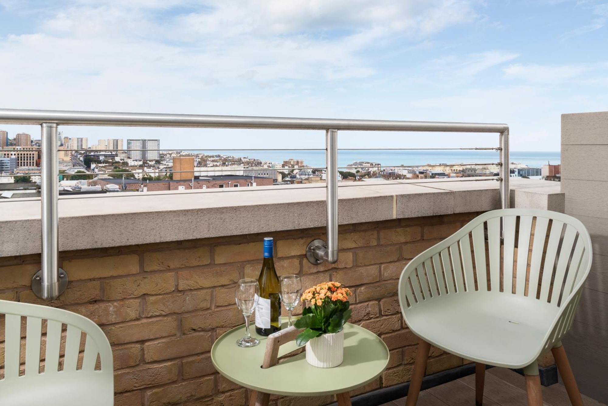 Q Square By Supercity Aparthotels Hove Exteriér fotografie