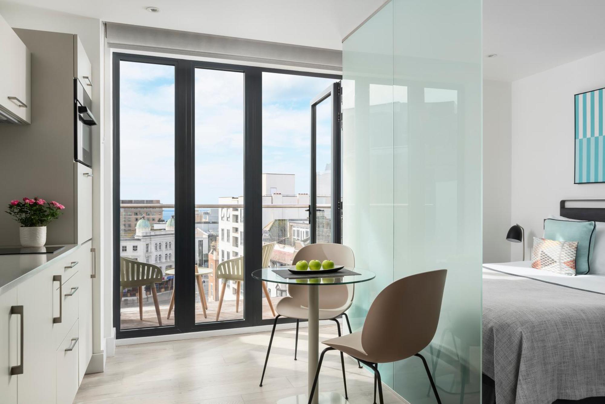 Q Square By Supercity Aparthotels Hove Exteriér fotografie