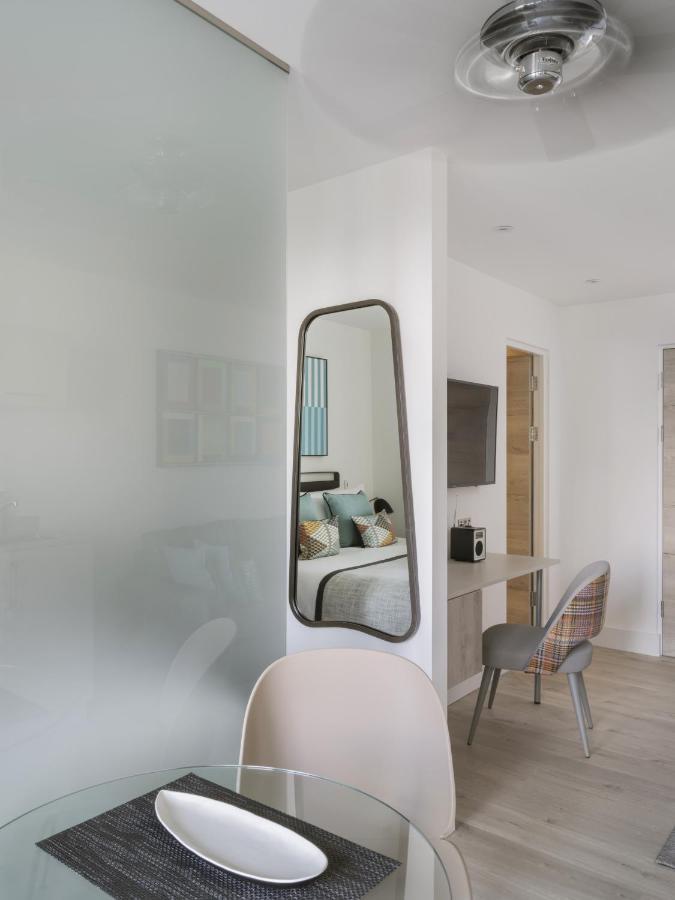 Q Square By Supercity Aparthotels Hove Exteriér fotografie
